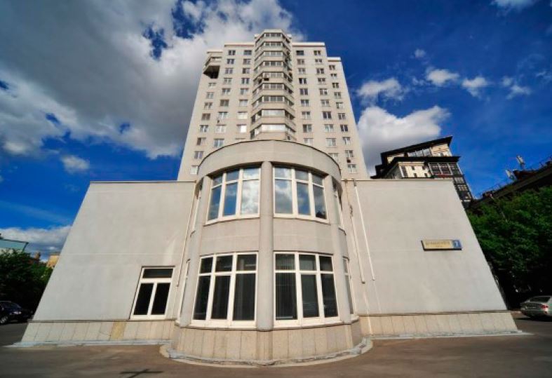 Аренда особняка в Москве. Возле метро Студенческая. Москва г, Дунаевского ул, д 7. Площадь: 1270.00 кв.м. Цена: 1 900 000 руб