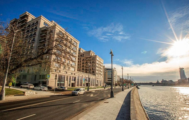Аренда торговой площади в Москве, в жилом доме. Возле метро Таганская. Москва г, Котельническая наб, д 31. Площадь: 246.30 кв.м. Цена: 615 750 руб