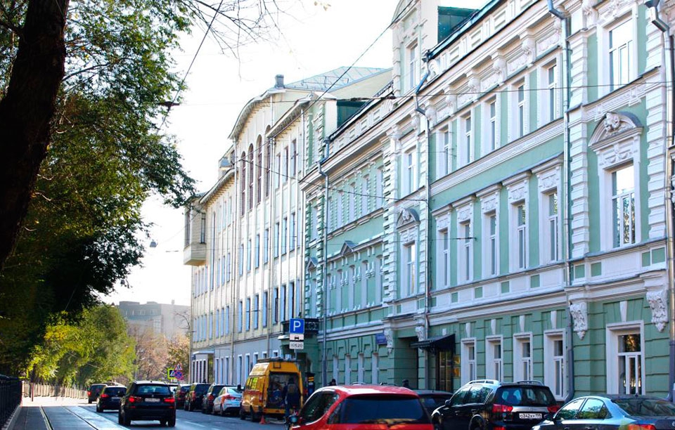 Аренда офиса в Москве. Возле метро Чистые пруды. Москва, Покровский б-р, д 8 с.1. Площадь: 1897.00 кв.м. Цена: 3 952 083 руб