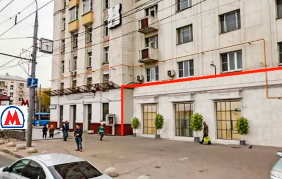Аренда торговой площади в Москве, в жилом доме. Возле метро Авиамоторная. Москва г, Авиамоторная ул, д 14. Площадь: 53.20 кв.м. Цена: 780 000 руб