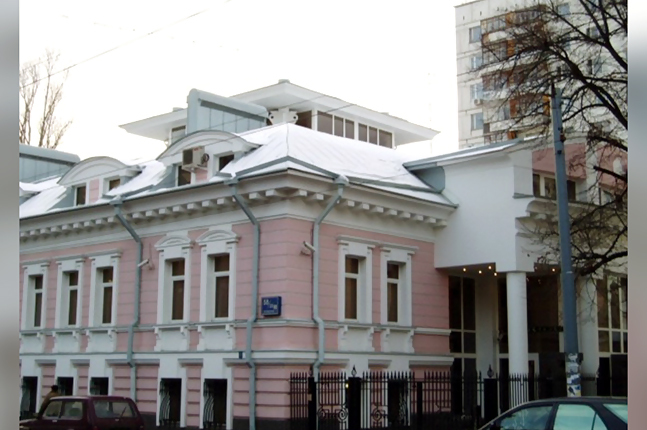Аренда офиса в Москве. Возле метро Бауманская. Москва г, Бауманская ул, д 58/25к12 стр. 2. Площадь: 826.00 кв.м. Цена: 1 376 700 руб