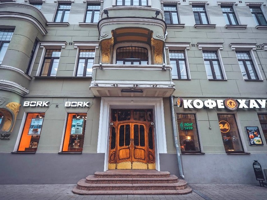 Аренда офиса в Москве, в БЦ Дом Булгакова. Возле метро Маяковская. Москва г, Садовая Б. ул, д 10. Площадь: 159.50 кв.м. Цена: 465 208 руб