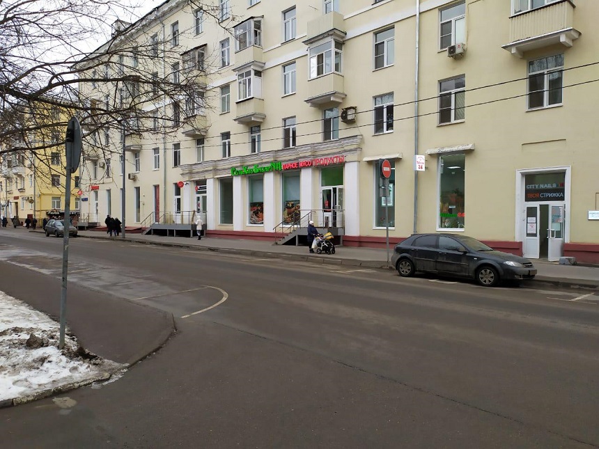 Продажа торговой площади в Москве, в жилом доме. Возле метро Тушинская. Москва г, Тушинская ул, д 12. Площадь: 211.00 кв.м. Цена: 50 000 000 руб