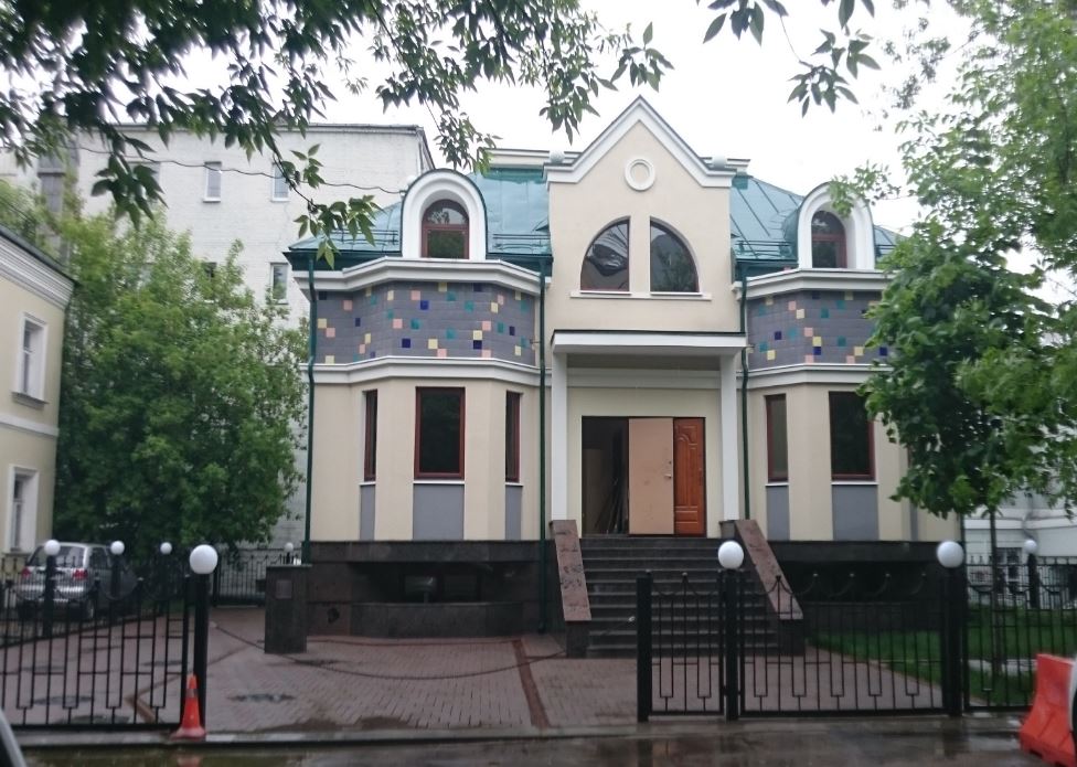 Продажа особняка в Москве. Возле метро Арбатская. Москва, Никитская Б. ул, д 14/2. Площадь: 425.50 кв.м. Цена: 275 000 000 руб