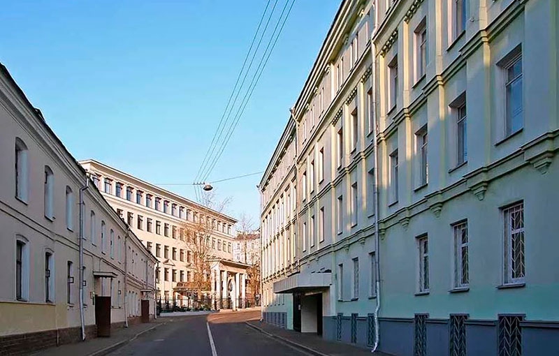 Продажа особняка в Москве. Возле метро Китай-город. Москва г, Златоустинский М. пер, д 6с1. Площадь: 3597.20 кв.м. Цена: 588 000 000 руб