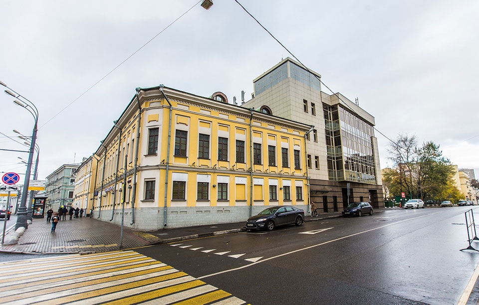 Аренда торговой площади в Москве. Возле метро Сухаревская. Москва, Сухаревская Б. пл, д 9. Площадь: 402.00 кв.м. Цена: 2 100 000 руб