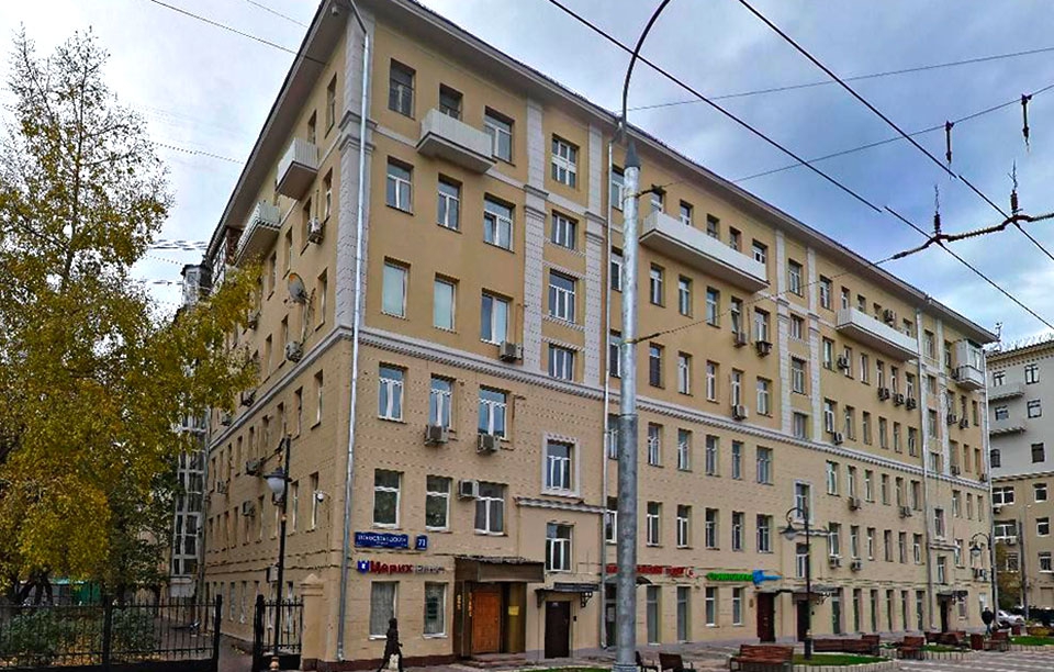 Аренда ПСН в Москве, в жилом доме. Возле метро Новослободская. Москва г, Новослободская ул, д 71. Площадь: 150.00 кв.м. Цена: 225 000 руб