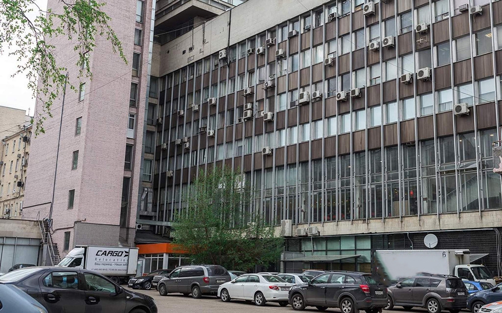 Аренда торговой площади в Москве. Возле метро Парк культуры. Москва г, Зубовский б-р, д 17 с.1. Площадь: 850.00 кв.м. Цена: 2 125 000 руб