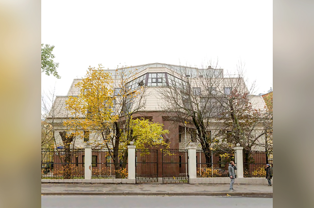 Продажа особняка в Москве. Возле метро Ленинский проспект. Москва г, Ленинградский пр-кт, д 37 корп. 1. Площадь: 3420.70 кв.м. Цена: 761 881 771 руб