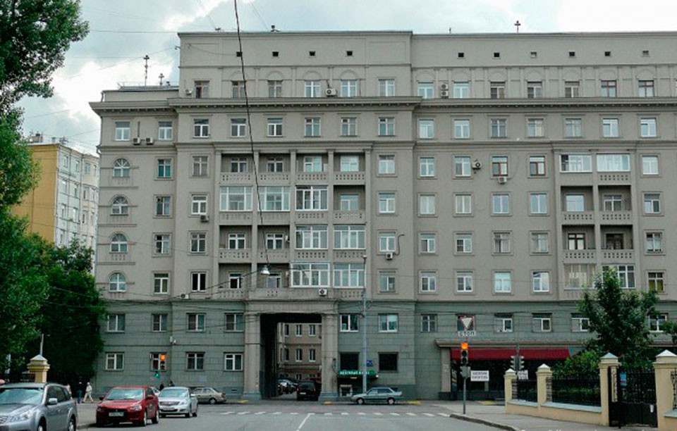Аренда ПСН в Москве, в жилом доме. Возле метро Спортивная. Москва г, Пироговская Б. ул, д 37/43 кА. Площадь: 633.80 кв.м. Цена: 1 220 857 руб