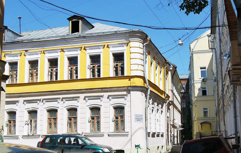 Продажа особняка в Москве. Возле метро Трубная. Москва г, Кисельный туп, д 1. Площадь: 349.00 кв.м. Цена: 89 000 000 руб