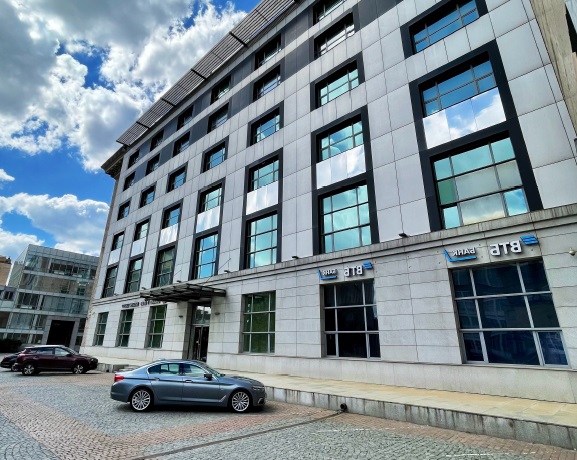 Продажа торговой площади в Москве, в БЦ Baker Plaza. Возле метро Савёловская. Москва г, Бутырский Вал ул, д 68/70стр1. Площадь: 335.00 кв.м. Цена: 126 900 000 руб