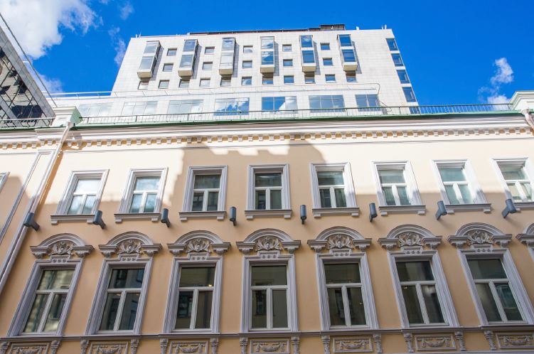 Аренда офиса в Москве. Возле метро Смоленская. Москва, Смоленская пл, д 3. Площадь: 27.50 кв.м. Цена: 141 510 руб