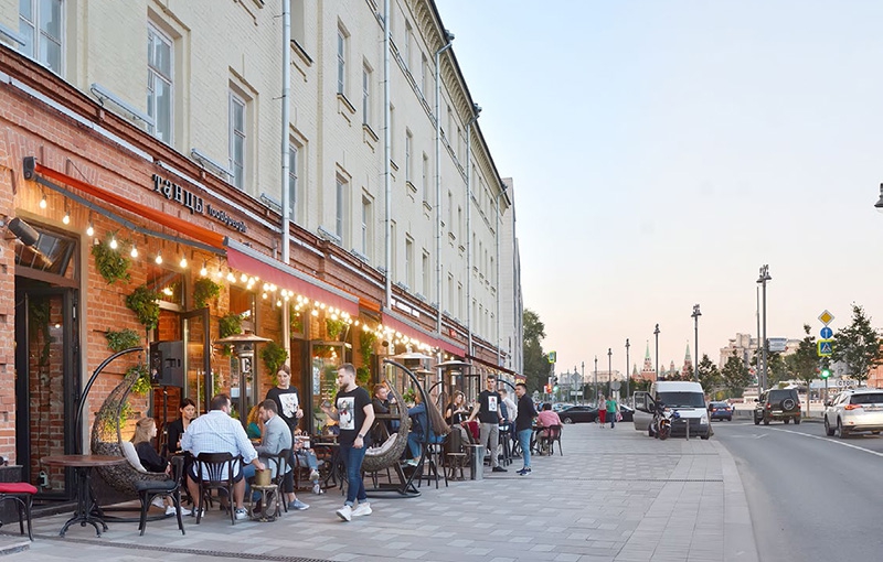 Продажа торговой площади в Москве. Возле метро Парк культуры. Москва г, Пречистенская наб, д 15 стр. 1. Площадь: 131.90 кв.м. Цена: 110 000 000 руб