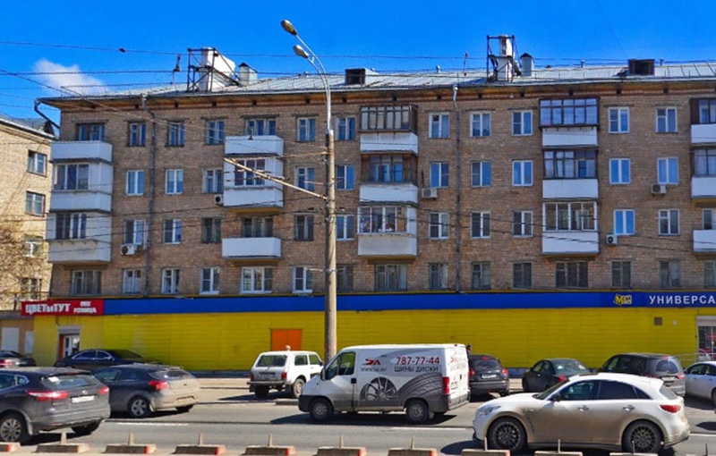 Аренда торговой площади в Москве, в жилом доме. Возле метро Тушинская. Москва г, Свободы ул, д 4с2. Площадь: 300.00 кв.м. Цена: 498 000 руб