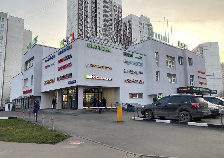 Аренда торговой площади в Москве, в ТЦ Мегаполис. Возле метро Митино. Москва г, Митинская ул, д 39. Площадь: 70.00 кв.м. Цена: 95 000 руб