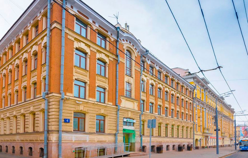 Аренда офиса в Москве. Возле метро Парк культуры. Москва, Смоленский б-р, д 4. Площадь: 107.00 кв.м. Цена: 294 245 руб
