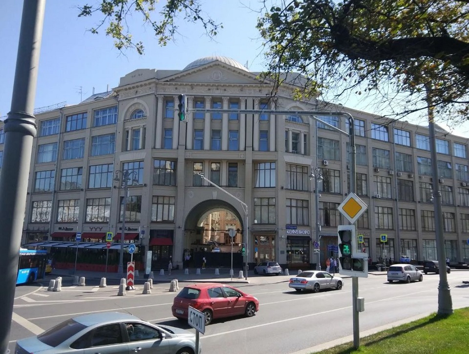 Аренда офиса в Москве, в БЦ Дом металлургов. Возле метро Китай-город. Москва г, Славянская пл, д 2/5/4 стр. 3. Площадь: 405.00 кв.м. Цена: 1 080 000 руб