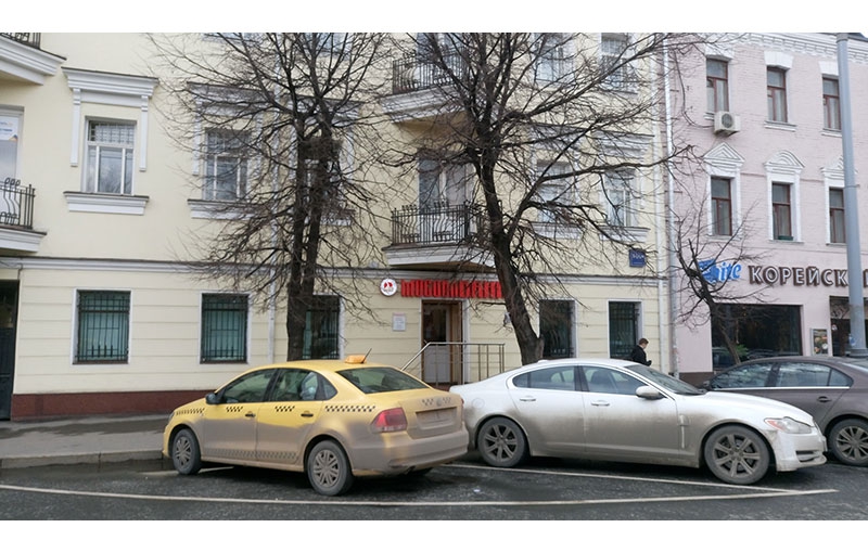 Аренда торговой площади в Москве. Возле метро Добрынинская. Москва г, Серпуховская Б. ул, д 14/13 с1. Площадь: 117.30 кв.м. Цена: 550 000 руб