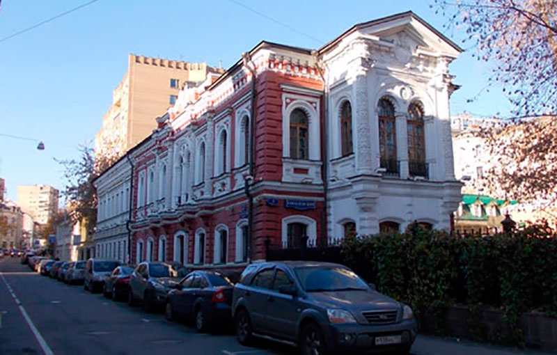 Продажа арендного бизнеса в Москве. Окупаемость 8 лет. Возле метро Кропоткинская. Москва г, Гоголевский б-р, д 5с1. Площадь: 1802.80 кв.м. Цена: 825 000 000 руб
