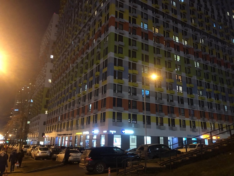 Аренда торговой площади в Москве. Возле метро Молодёжная. Москва г, Ярцевская ул, д 24 корп. 1. Площадь: 103.40 кв.м. Цена: 600 000 руб