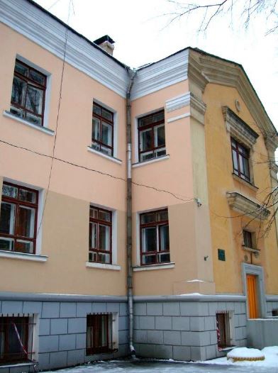 Продажа особняка в Москве. Возле метро Динамо. Москва г, Юннатов ул, д 1. Площадь: 1612.20 кв.м. Цена: 200 000 000 руб
