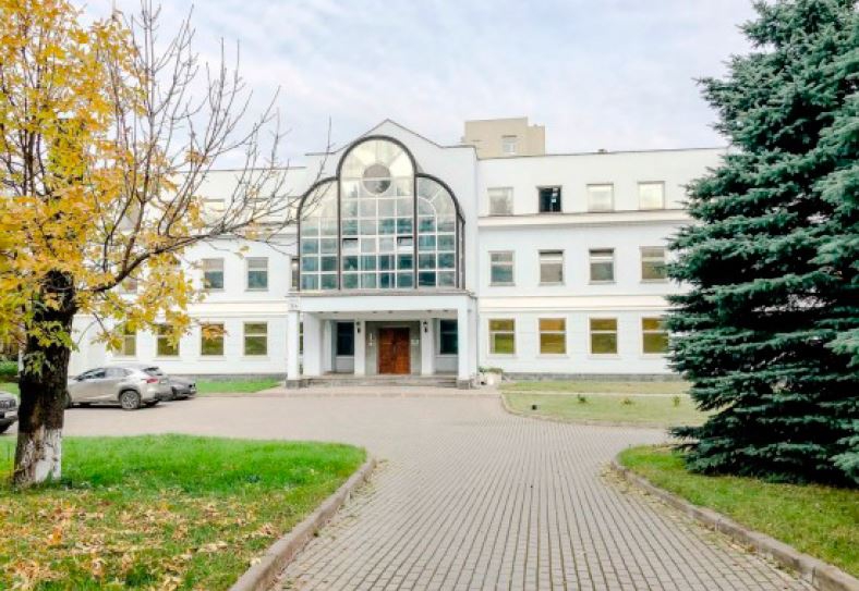 Аренда особняка в Москве, в БЦ Графский. Возле метро Алексеевская. Москва г, Графский пер, д 12А с2. Площадь: 1490.00 кв.м. Цена: 1 676 200 руб