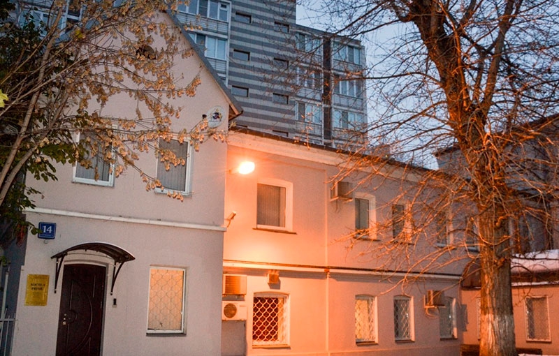 Аренда особняка в Москве. Возле метро Маяковская. Москва г, Красина ул, д 14с7. Площадь: 396.00 кв.м. Цена: 650 000 руб