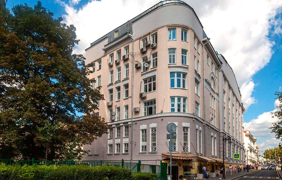 Аренда офиса в Москве. Возле метро Тверская. Москва, Бронная Б. ул, д 23 с.1. Площадь: 225.00 кв.м. Цена: 431 250 руб
