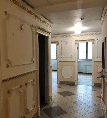 Продажа торговой площади в Москве, в жилом доме. Возле метро Фрунзенская. Москва г, Комсомольский пр-кт, д 32к2. Площадь: 571.10 кв.м. Цена: 185 607 500 руб