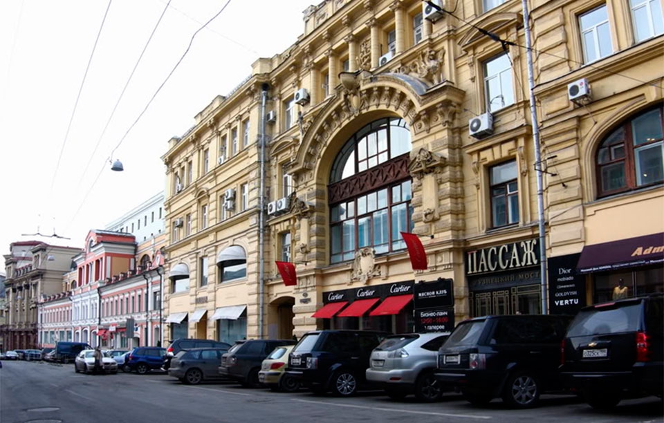 Аренда офиса в Москве. Возле метро Кузнецкий мост. Москва г, Кузнецкий Мост ул, д 19 с1. Площадь: 590.00 кв.м. Цена: 1 376 700 руб