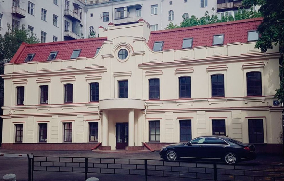 Аренда особняка в Москве. Возле метро Смоленская. Москва г, Неопалимовский 3-й пер, д 8. Площадь: 470.00 кв.м. Цена: 1 000 000 руб