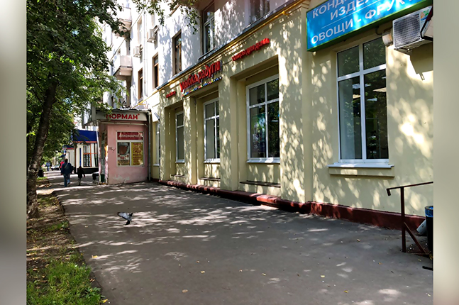 Аренда торговой площади в Москве, в жилом доме. Возле метро Сходненская. Москва г, Нелидовская ул, д 20 к1. Площадь: 160.90 кв.м. Цена: 275 000 руб