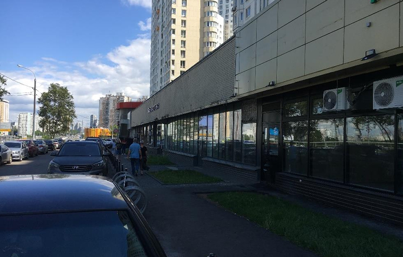 Продажа торговой площади в Москве, в жилом доме. Возле метро Тропарёво. Москва г, Ленинский пр-кт, д 127. Площадь: 100.00 кв.м. Цена: 48 000 000 руб