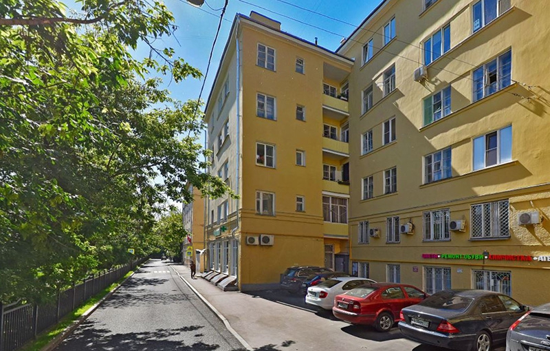 Аренда офиса в Москве, в жилом доме. Возле метро Спортивная. Москва г, Усачева ул, д 62. Площадь: 71.20 кв.м. Цена: 150 000 руб