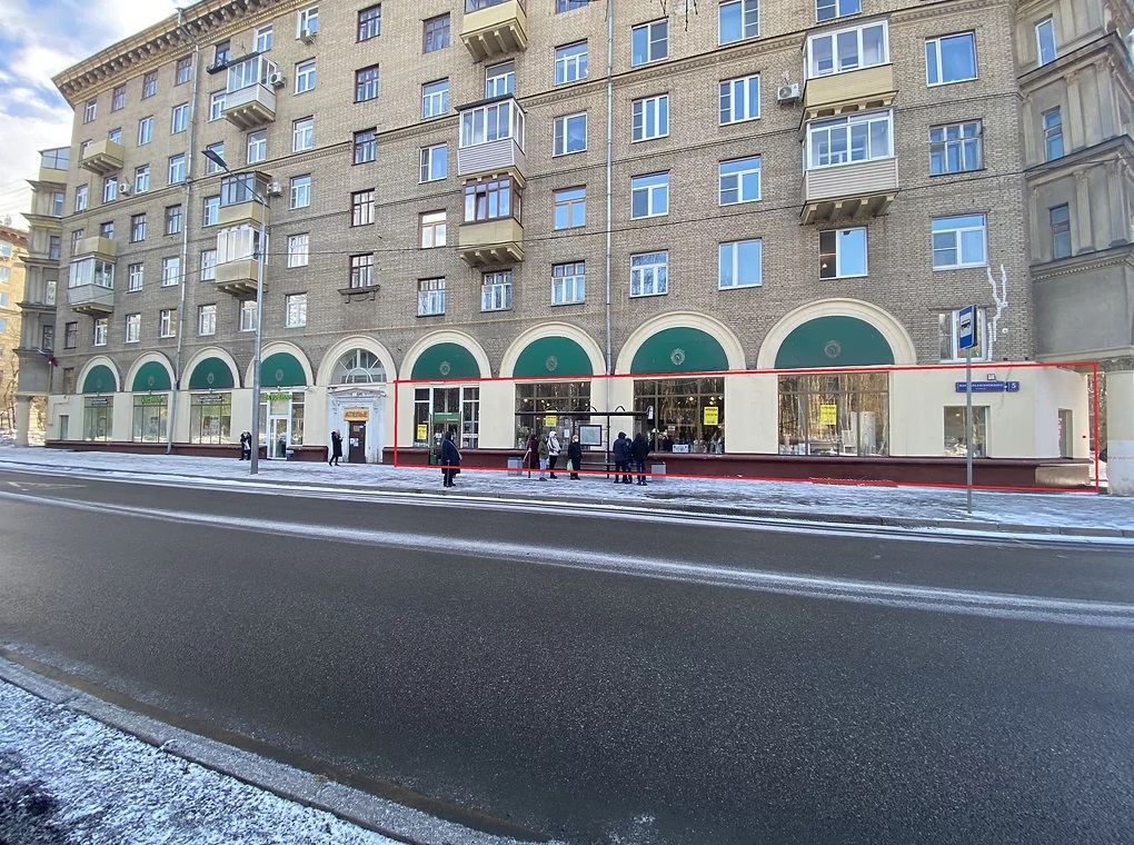 Аренда торговой площади в Москве, в жилом доме. Возле метро Щукинская. Москва г, Маршала Василевского ул, д 5к1. Площадь: 61.50 кв.м. Цена: 250 000 руб