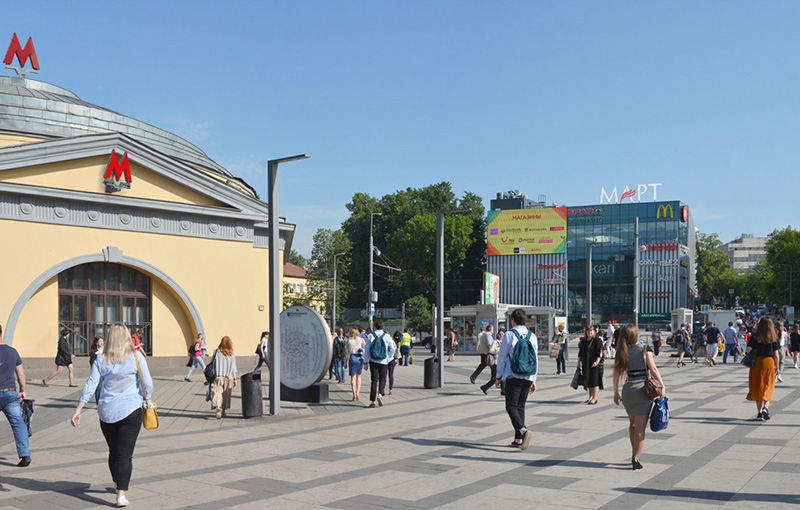 Аренда торговой площади в Москве, в ТЦ Март. Возле метро Электрозаводская. Москва г, Семеновская Б. ул, д 17 А. Площадь: 247.60 кв.м. Цена: 850 000 руб
