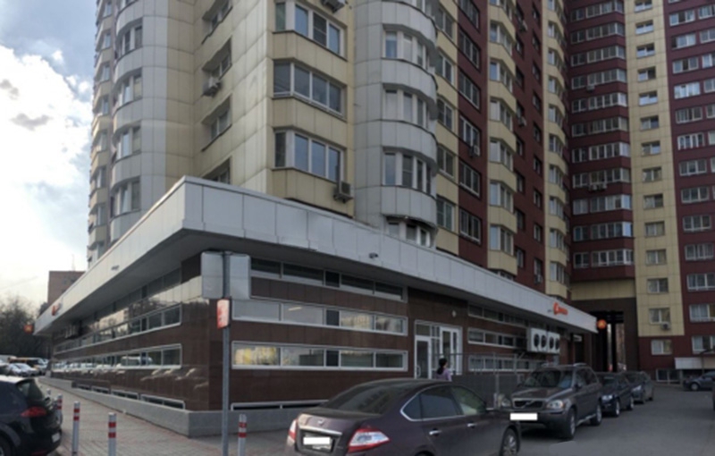 Аренда торговой площади в жилом доме. Возле метро Ховрино. Химки г, Ватутина ул, д 4 к1. Площадь: 308.30 кв.м. Цена: 300 000 руб
