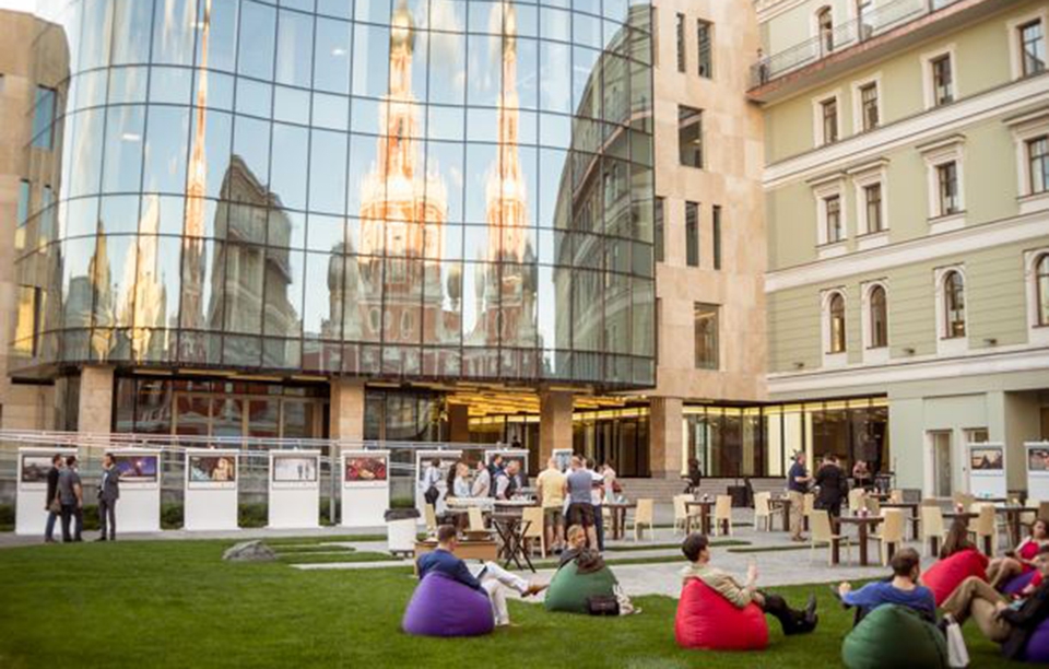 Аренда офиса в Москве, в БЦ Романов Двор. Возле метро Александровский сад. Москва г, Романов пер, д 4. Площадь: 584.00 кв.м. Цена: 3 641 800 руб