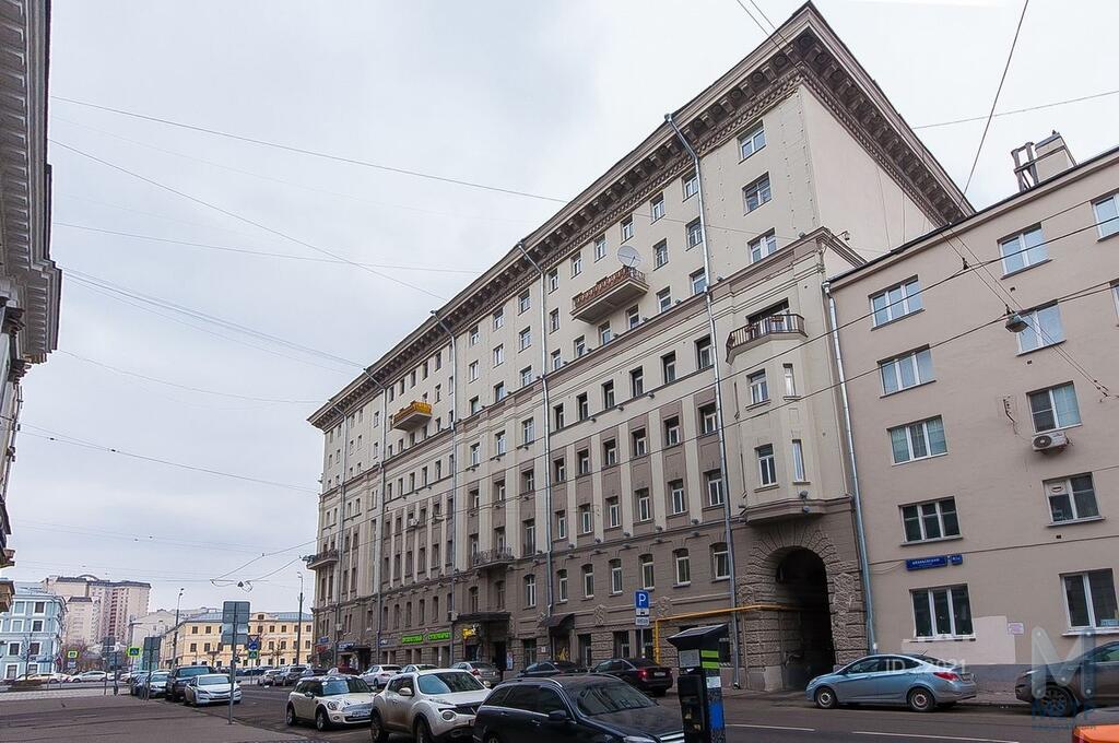 Аренда офиса в Москве, в жилом доме. Возле метро Сухаревская. Москва г, Большая Сухаревская пл, д 16/18стр1. Площадь: 111.70 кв.м. Цена: 186 167 руб