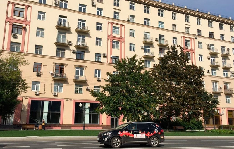 Аренда торговой площади в Москве, в жилом доме. Возле метро Фрунзенская. Москва г, Фрунзенская наб, д 54. Площадь: 200.00 кв.м. Цена: 800 000 руб
