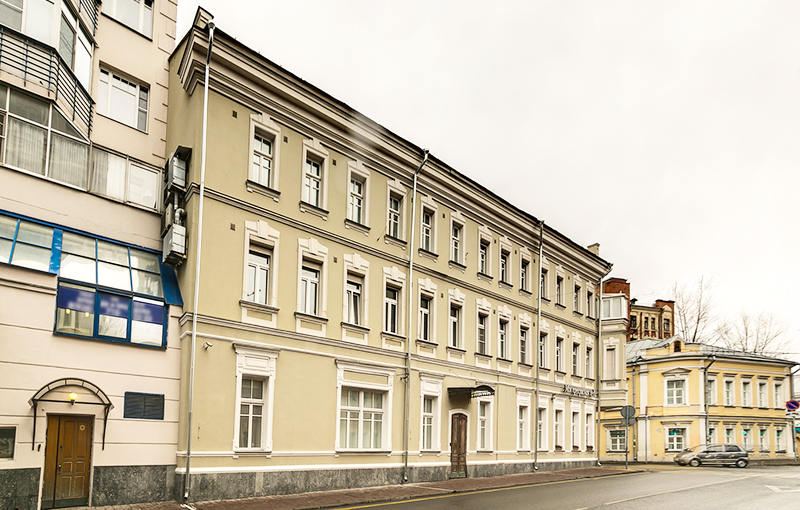 Аренда офиса в Москве, в жилом доме. Возле метро Полянка. Москва г, Полянка М. ул, д 5. Площадь: 219.00 кв.м. Цена: 638 750 руб