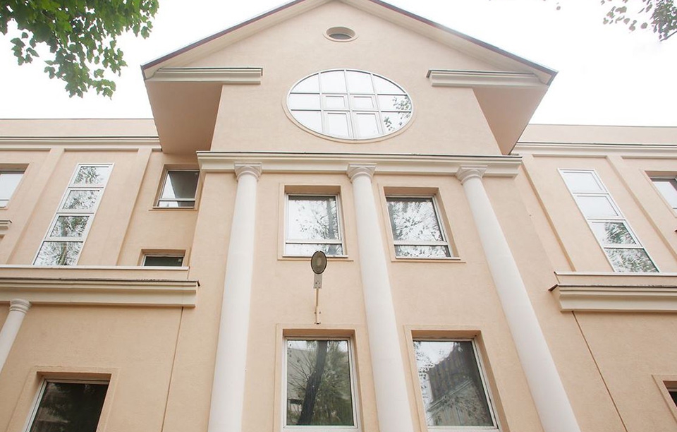 Продажа особняка в Москве. Возле метро Проспект Мира. Москва г, Капельский пер, д 7а. Площадь: 2480.00 кв.м. Цена: 450 000 000 руб