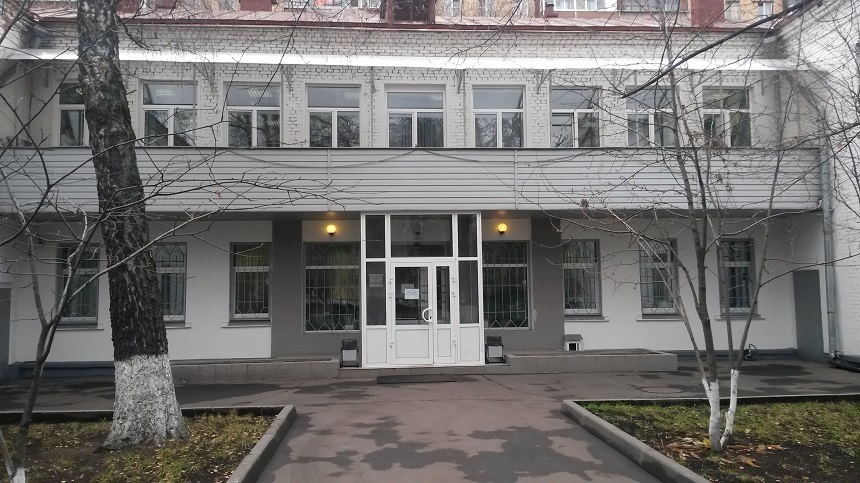 Аренда особняка в Москве. Возле метро Динамо. Москва г, Расковой ул, д 11А. Площадь: 1335.00 кв.м. Цена: 2 100 000 руб