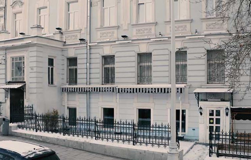 Продажа торговой площади в Москве, в жилом доме. Возле метро Трубная. Москва г, Рождественский б-р, д 10/7с1. Площадь: 149.00 кв.м. Цена: 49 000 000 руб