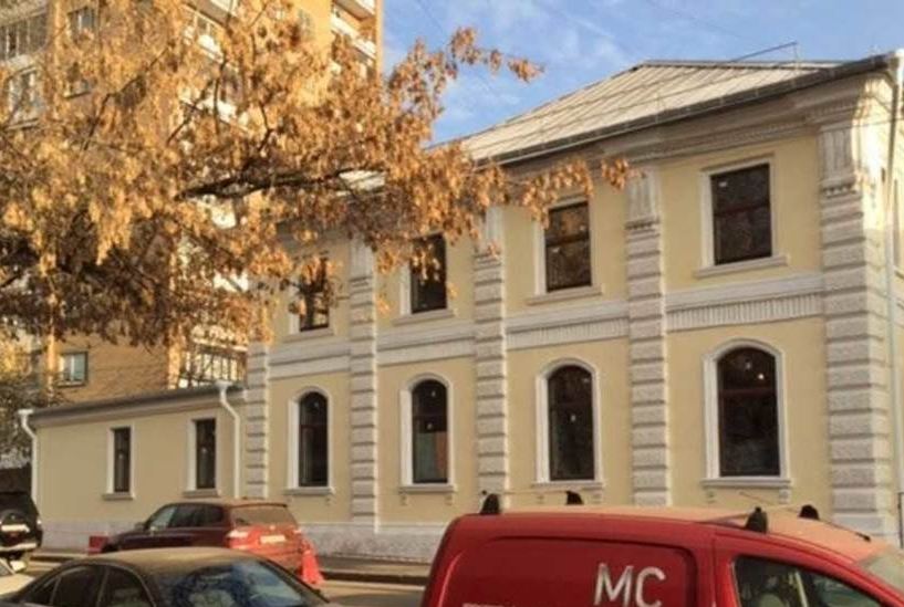 Продажа помещения свободного назначения в Москве. Возле метро Бауманская. Москва, Бауманская ул, д д58к3с5. Площадь: 1500.00 кв.м. Цена: 350 000 000 руб