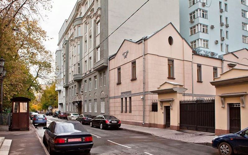 Аренда офиса в Москве. Возле метро Арбатская. Москва г, Хлебный пер, д 19. Площадь: 100.00 кв.м. Цена: 183 000 руб