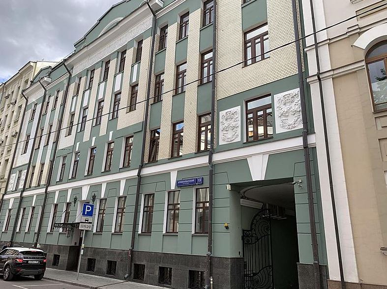 Аренда ПСН в Москве. Возле метро Смоленская. Москва г, Кривоарбатский пер, д 13 стр 2. Площадь: 133.00 кв.м. Цена: 290 000 руб