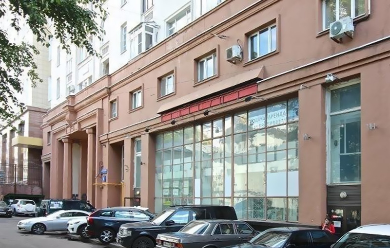 Аренда торговой площади в Москве, в жилом доме. Возле метро Бауманская. Москва г, Спартаковская ул, д 6 с1. Площадь: 155.20 кв.м. Цена: 260 000 руб