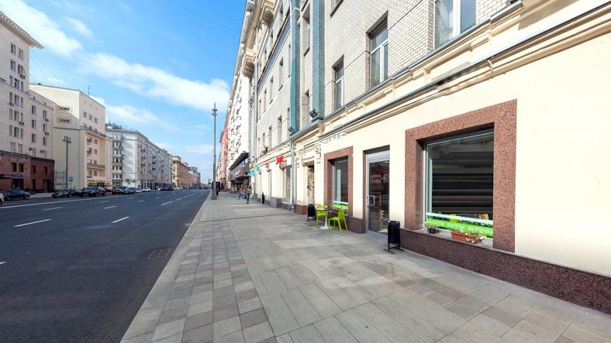 Аренда торговой площади в Москве, в жилом доме. Возле метро Маяковская. Москва г, Тверская-Ямская 1-я ул, д 8. Площадь: 102.40 кв.м. Цена: 700 000 руб